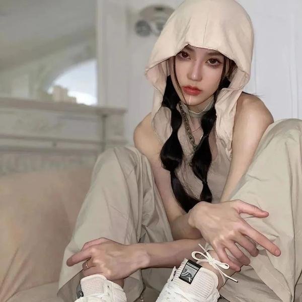 烈日下的石头